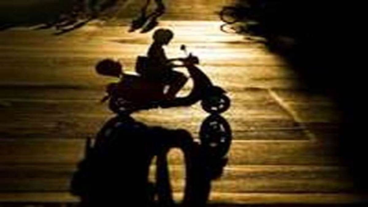 bhopal scooter loot delivery boy robbed at knifepoint accused arrested