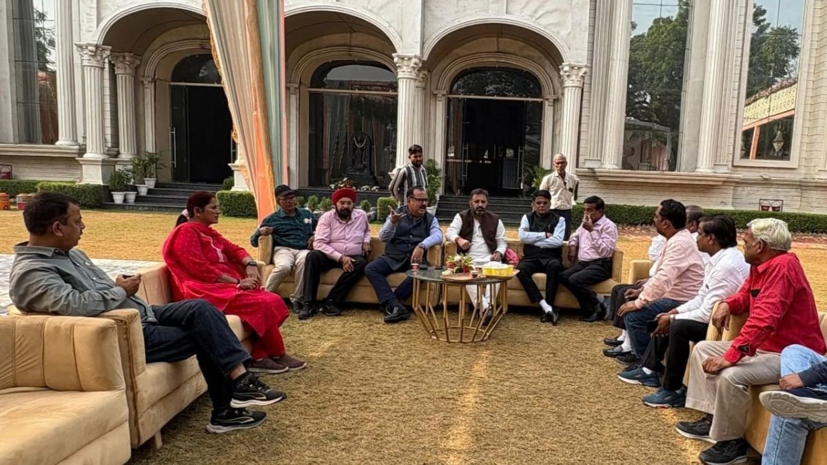 charan paduka of shri sai baba will reach agra from shirdi on 9 december preparations for divine darshan in the final stage