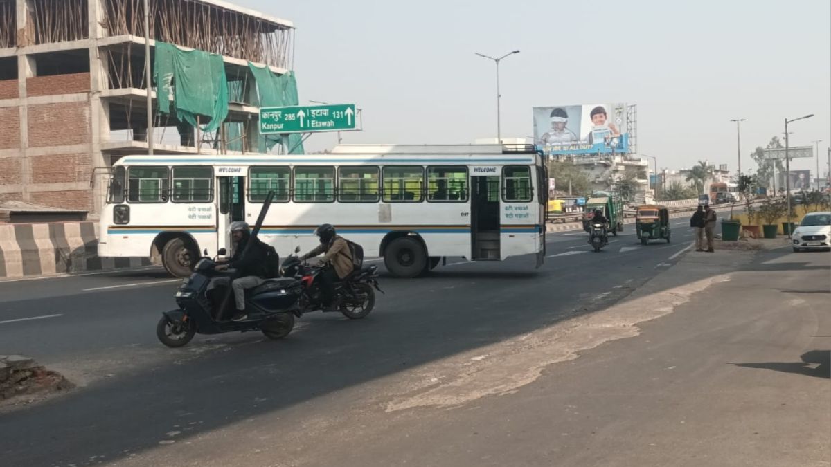 agra road accidents 65 deaths in october