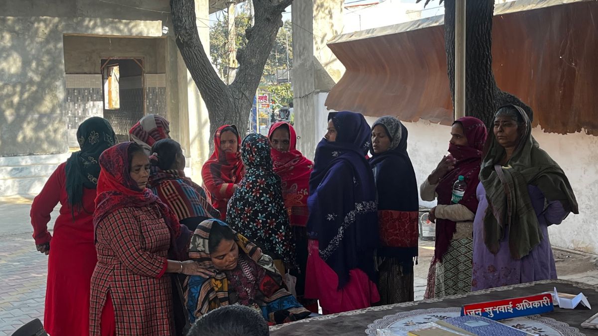 kamgar suicide protest for action in modinagar