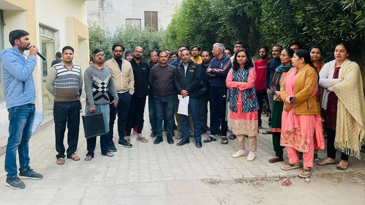 gurugram rmg residents ultimatum to builder