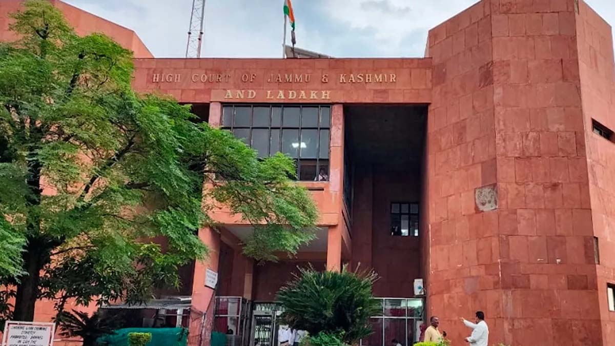 jammu court clash during divorce hearing