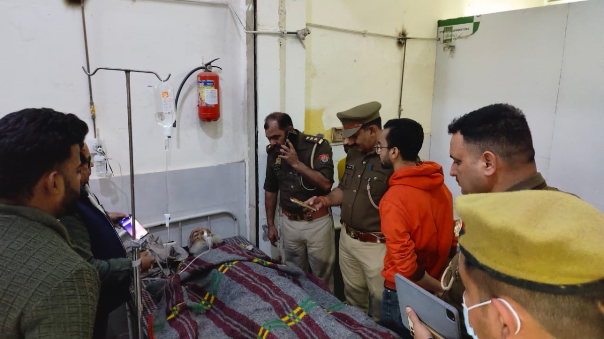 worker sick after chemical leak in ghaziabad factory