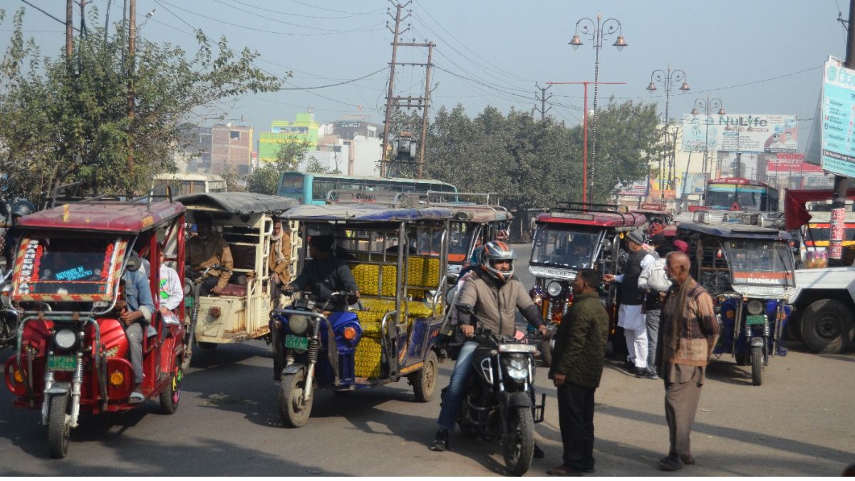 sambhal urban traffic crisis erickshaw menace hotspots demanding permanent solution
