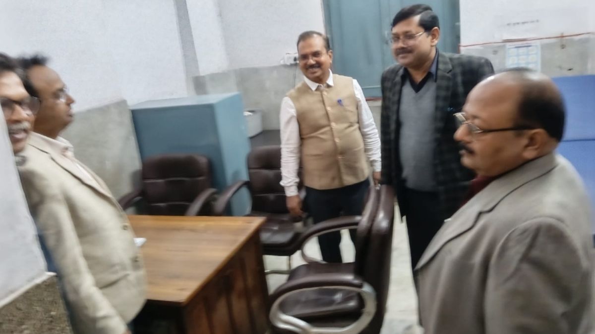 bareilly district hospital ad health surprise inspection doctors absent no uniform explanation sought