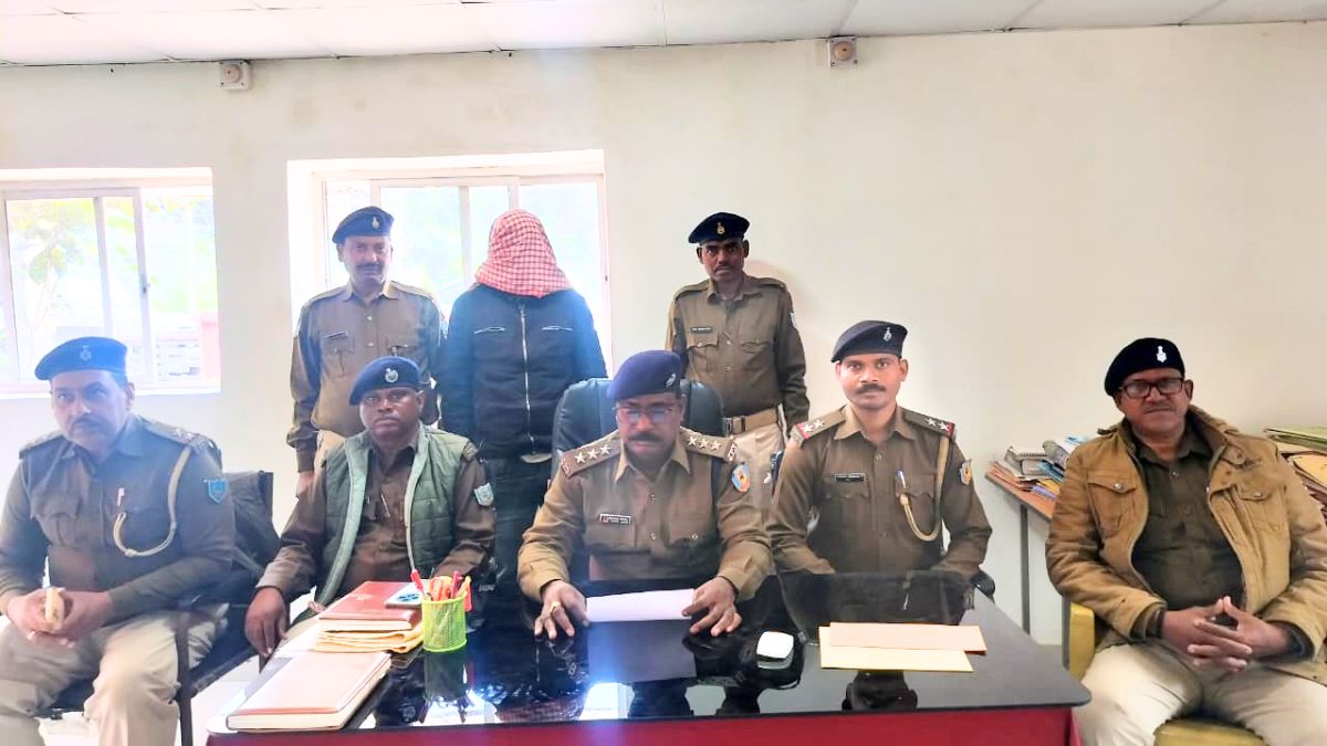 fir against shamser in jharkhand for exploitation and blackmailing with girl