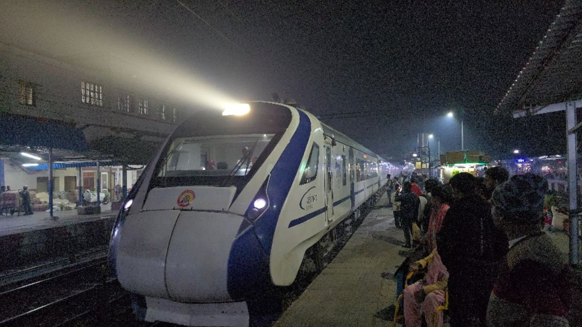 gomtinagar saharanpur vande bharat reached the junction five minutes early on the first day