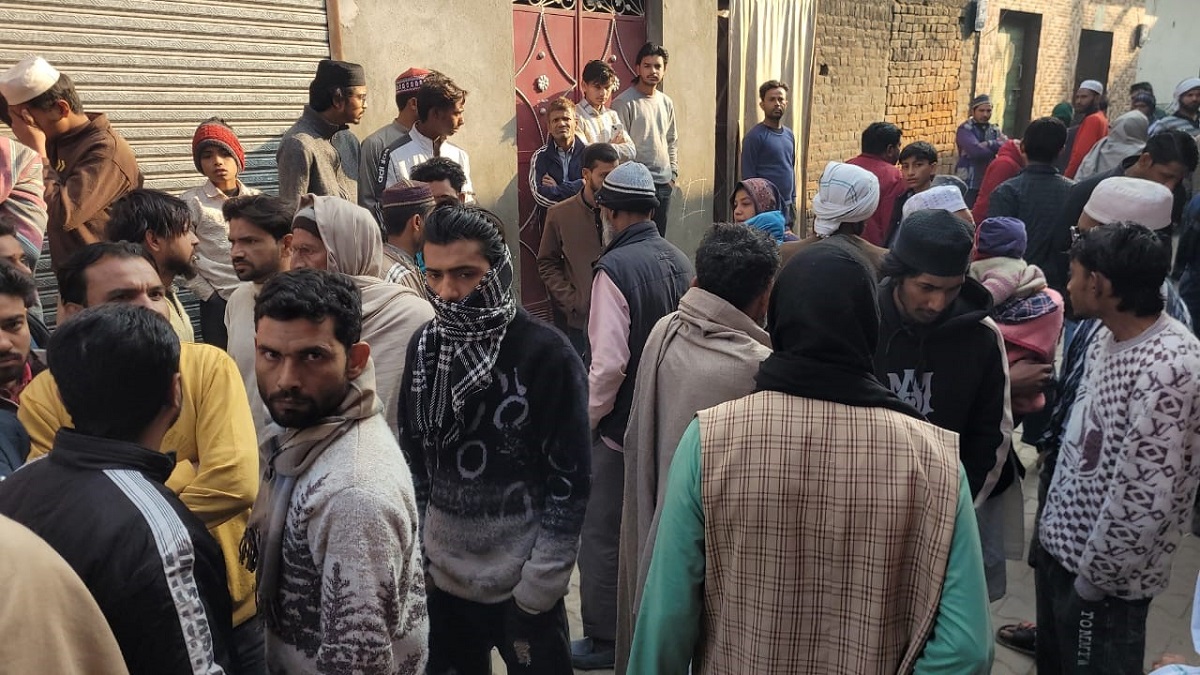 saharanpur elderly dies of heart attack after neighbors fight