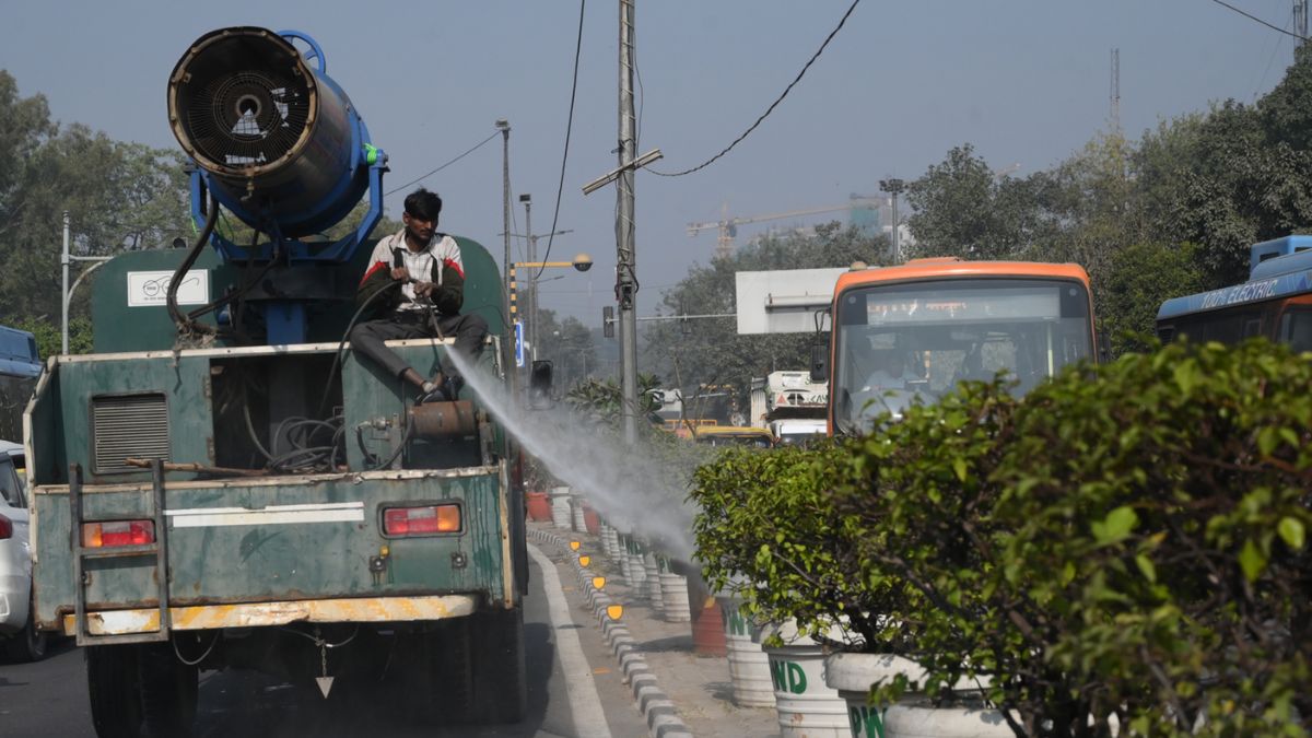 delhi pollution control mcd action in west zone