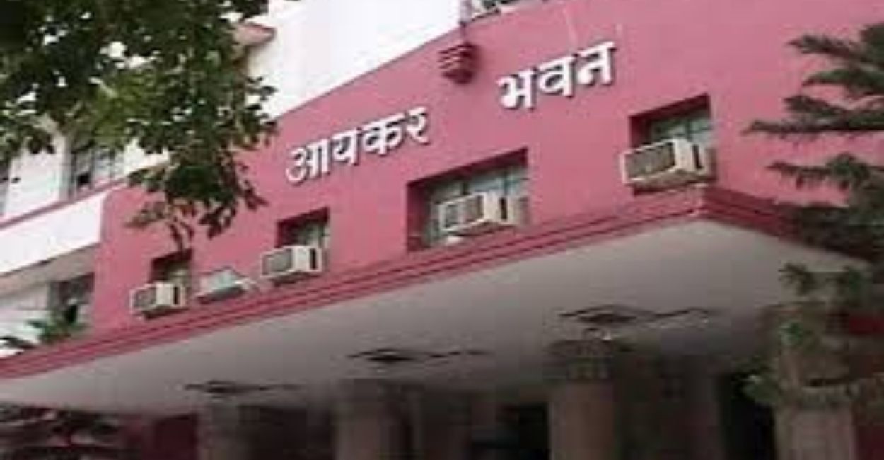 urban cooperative bank raid in banda kanpur income tax team seizes docs