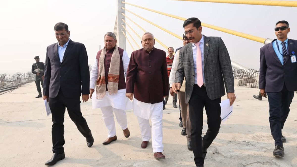 instructions to complete the schemes announced during nitish pragati yatra on priority basis