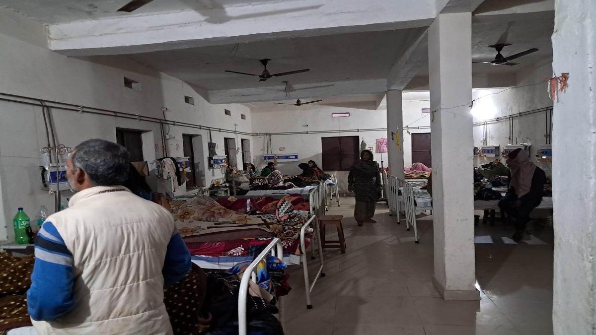 dengue patients are being admitted along with general patients in dmch darbhanga