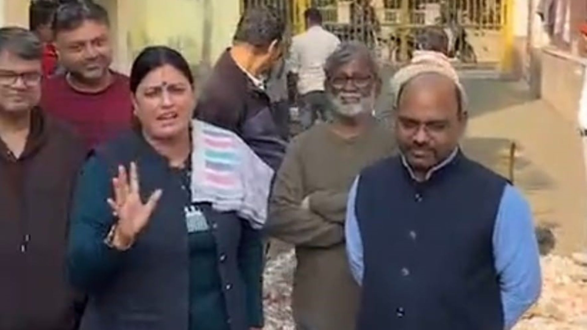 delhi construction delay frustrates residents