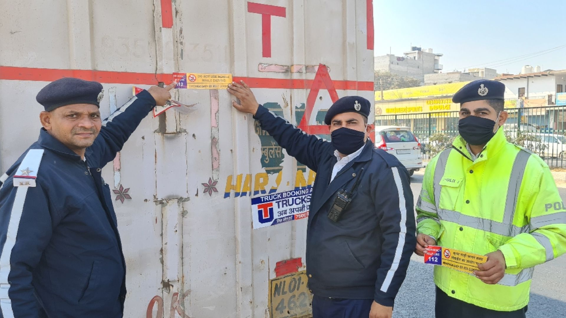 gurgaon traffic police crackdown on overloaded vehicles