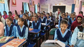 646 बच्चों के साथ मात्र 14 शिक्षक