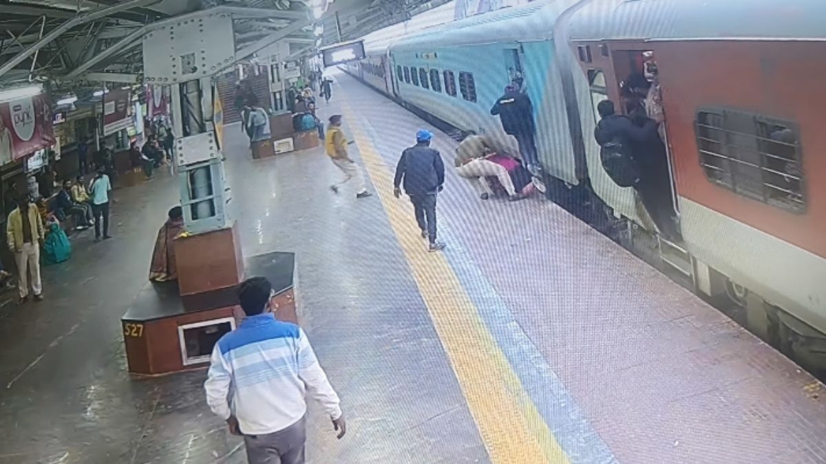 rpf saves woman from train accident in bhagalpur