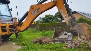 दुकानों के सामने किए अतिक्रमण ध्वस्त, 17 हजार रुपये वसूला जुर्माना। प्रतीकात्मक