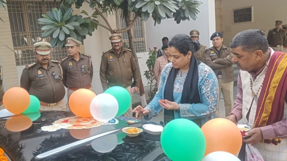 up police department received six new scorpio vehicles in kasganj sp ankita sharma