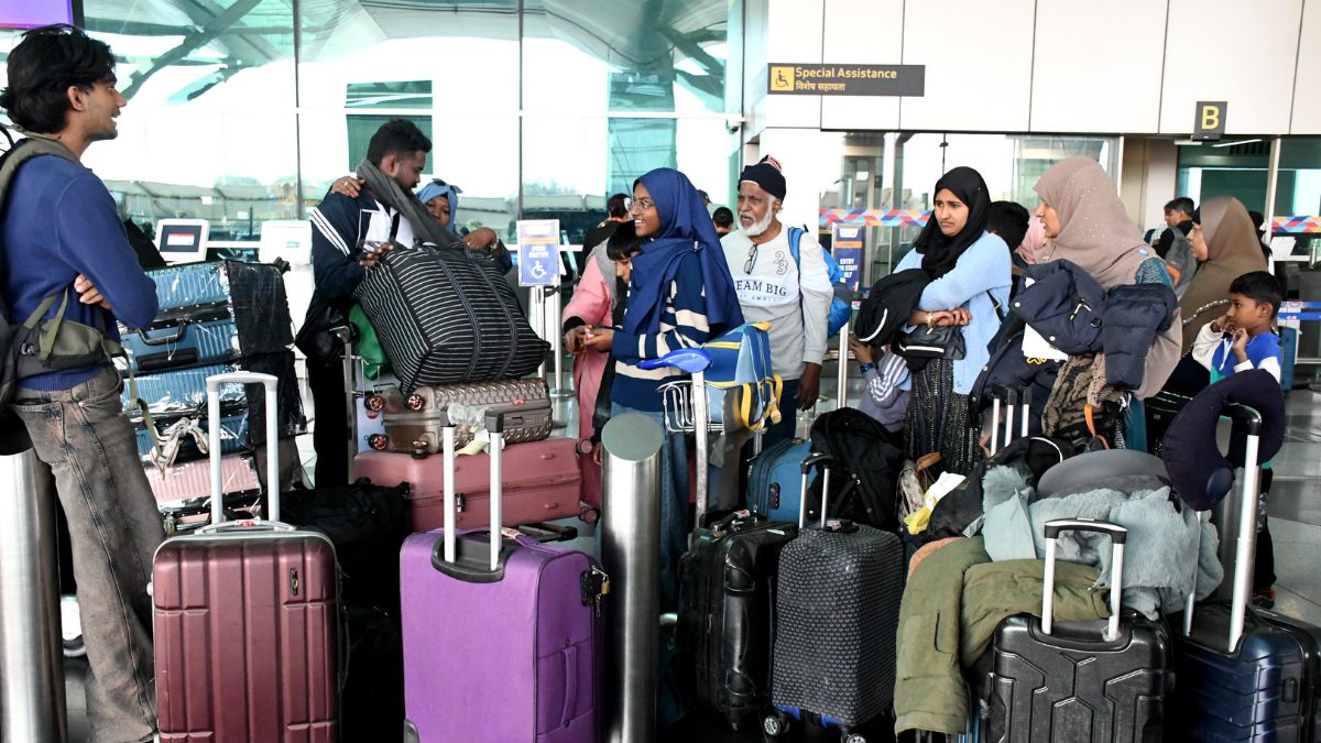 indigo crisis hc asks center about airline failure