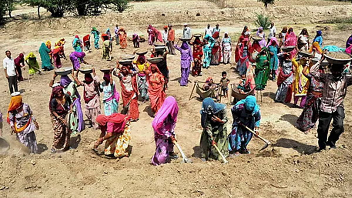 mnrega only 103 got 100 days work in gopalganj