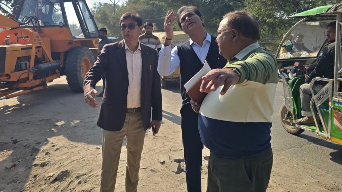 lakshmi nagar intersection will look beautiful all buildings will a uniform appearance