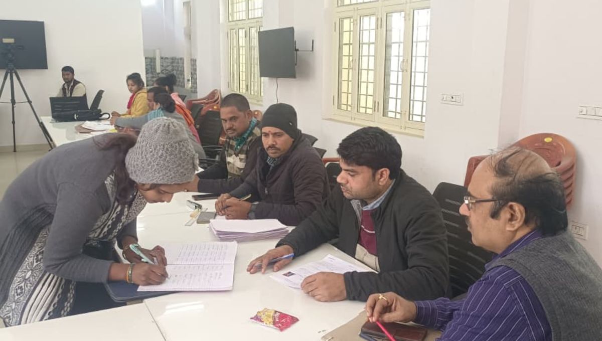 prayagraj bharti mela sees 25 women apply