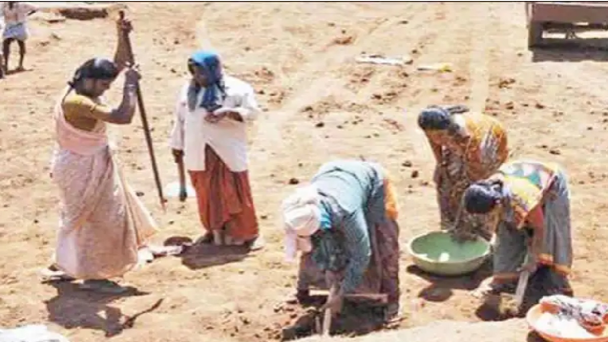 pratapgarh 17000 job card holders seek no work