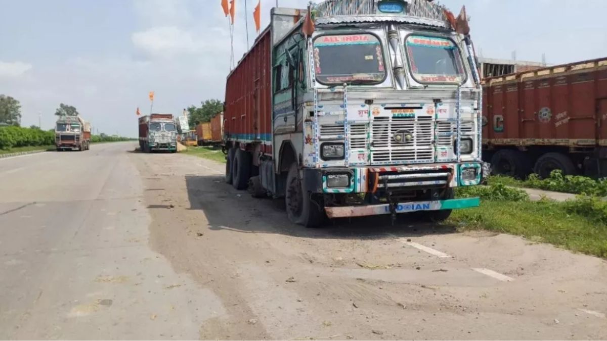 prayagraj truck driver found dead