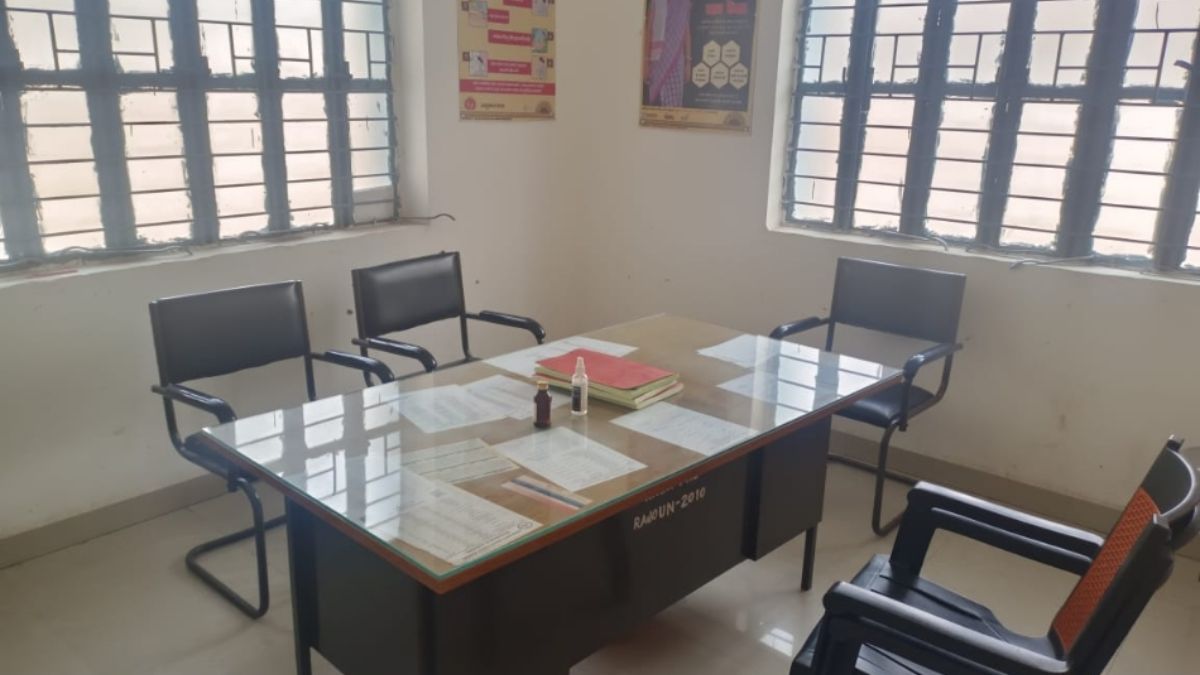 bihar hospital doctors not reaching chc in banka on time