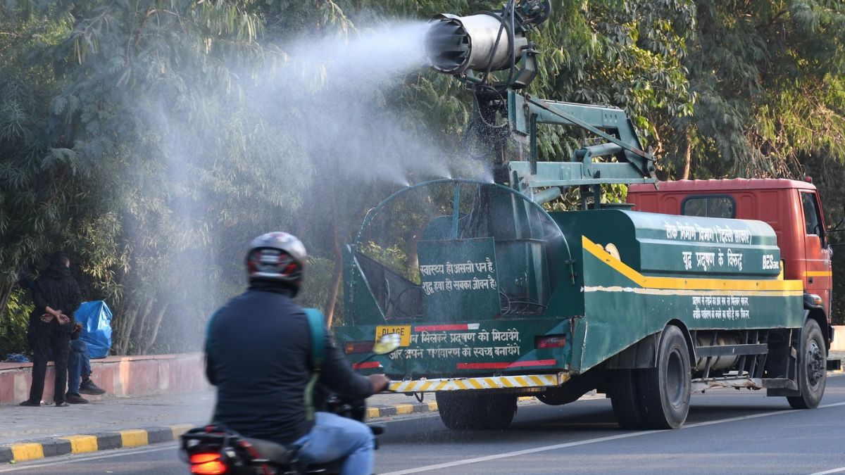 delhi ncr smog air quality poor delhi air pollution news