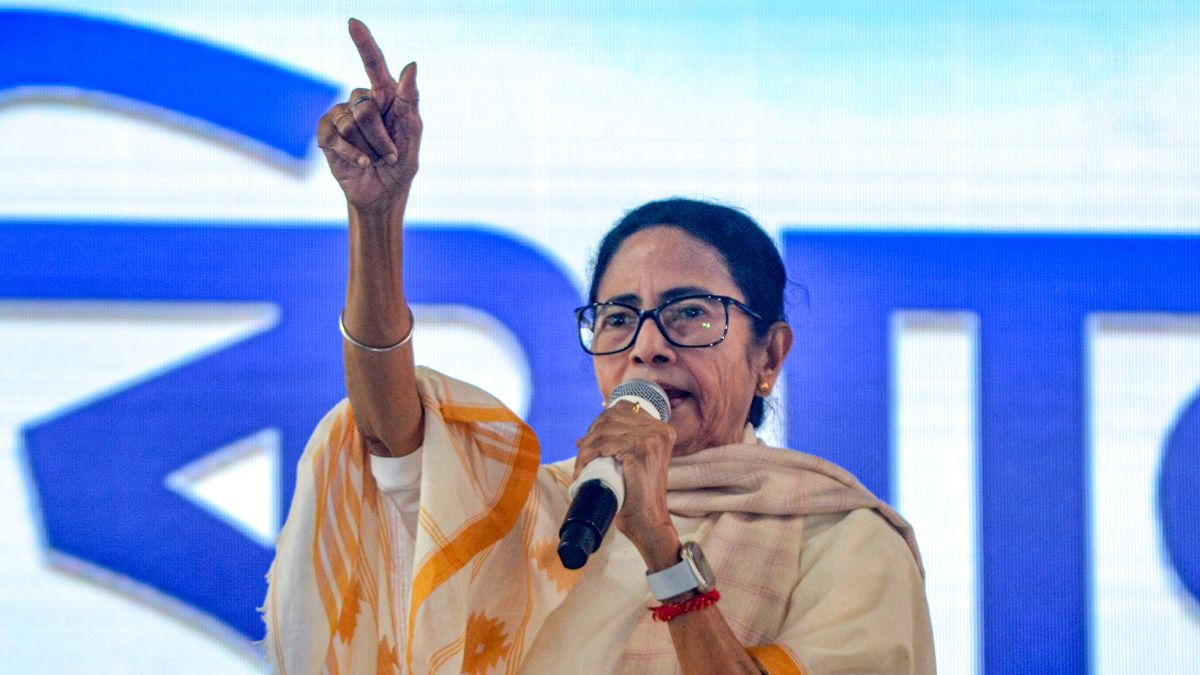 cm mamata banerjee slams modi govt call women ready to fight if names removed from sir
