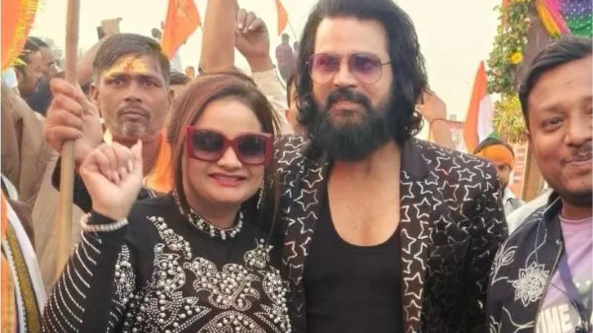 agra lucknow expressway accident film producer suspects driver