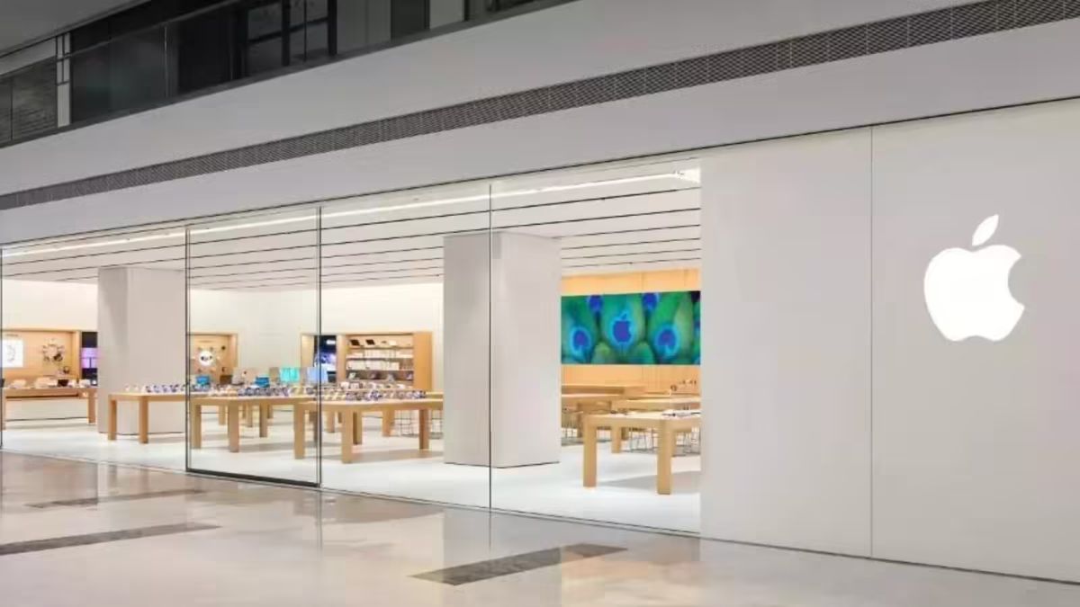 new apple store opens in noida know what specials customers can get here