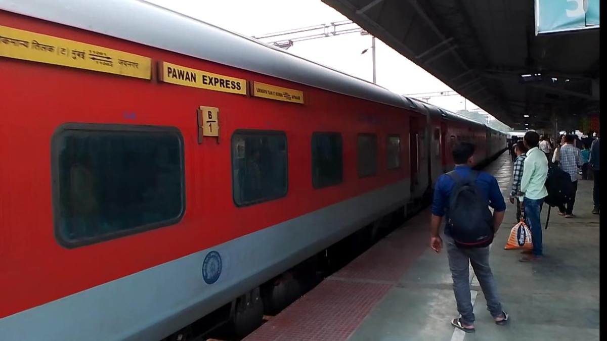 pawan express bag theft businessmen angered