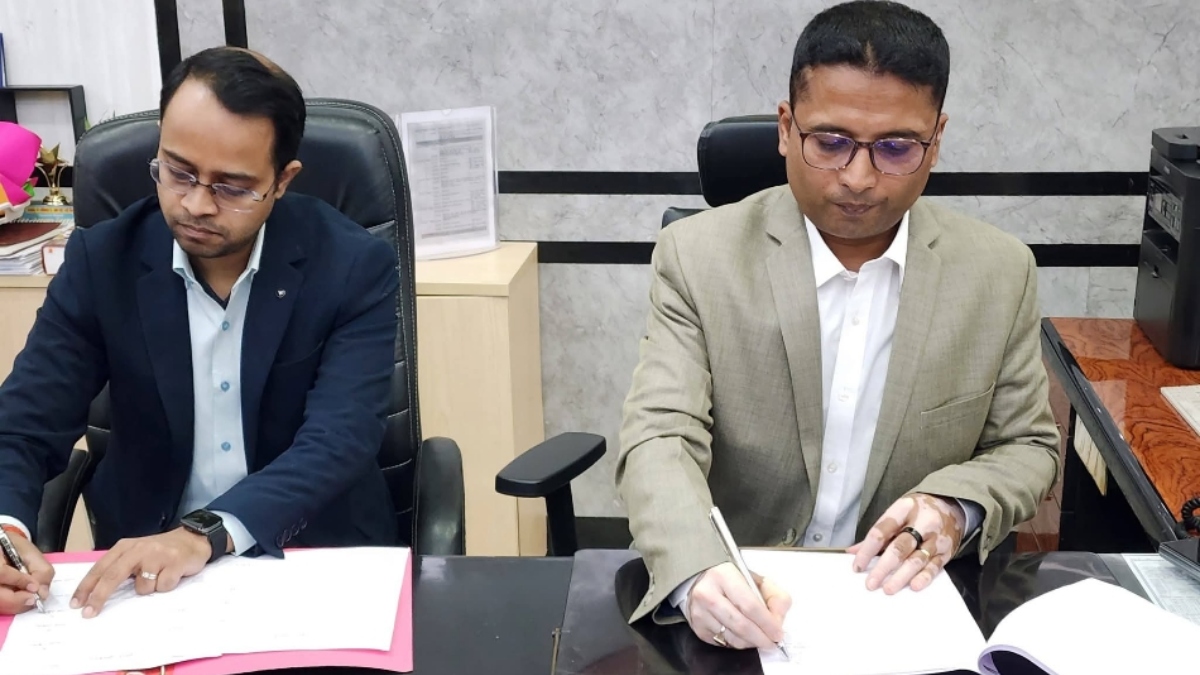 ias vaibhav srivastava appointed as saran new dm