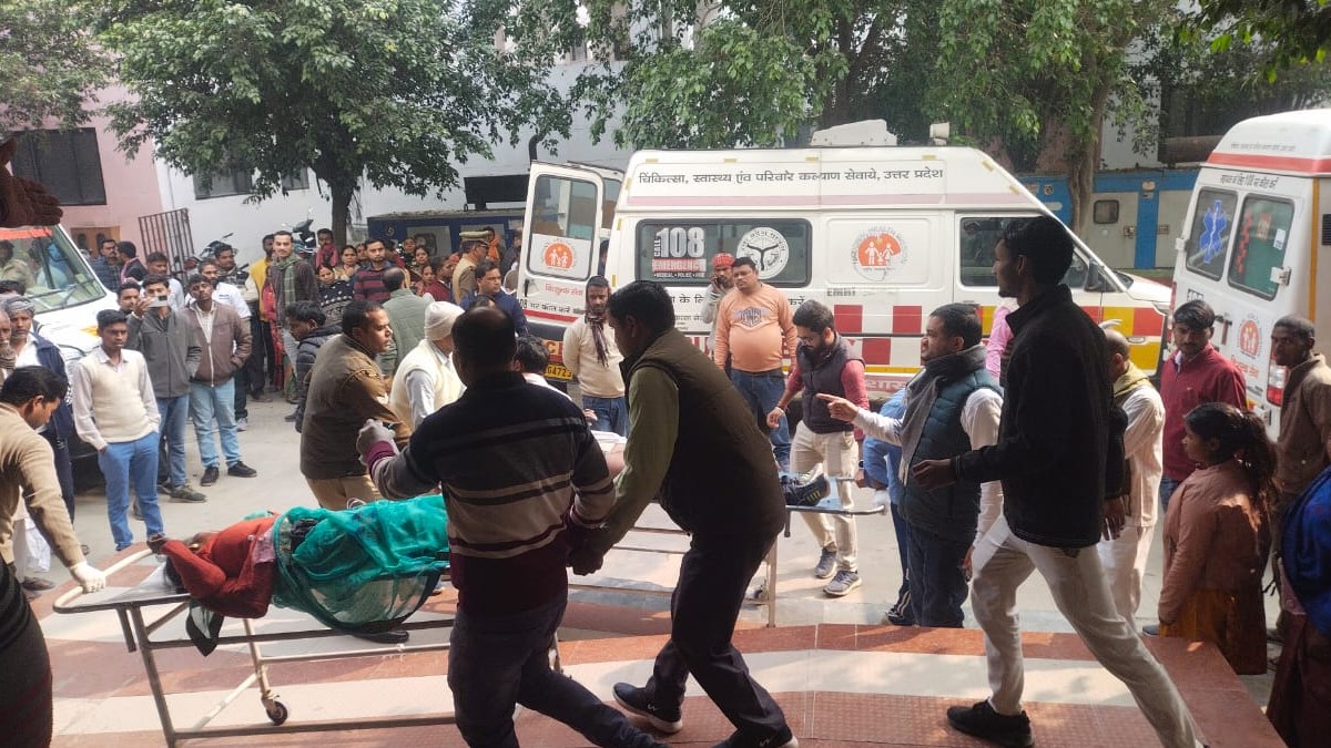 a pickup full of pilgrims returning home from the govind saheb fair overturned injuring 24 and seriously 11 injuring