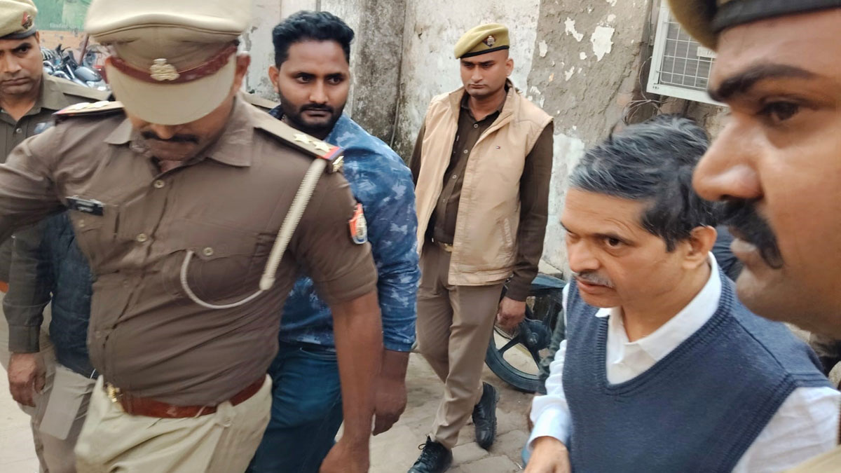 former ips officer amitabh thakur writings in jail have officials worried