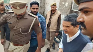 बुधवार को न्यायालय में पेश किया जहां से उन्हें जेल भेज दिया गया। जागरण