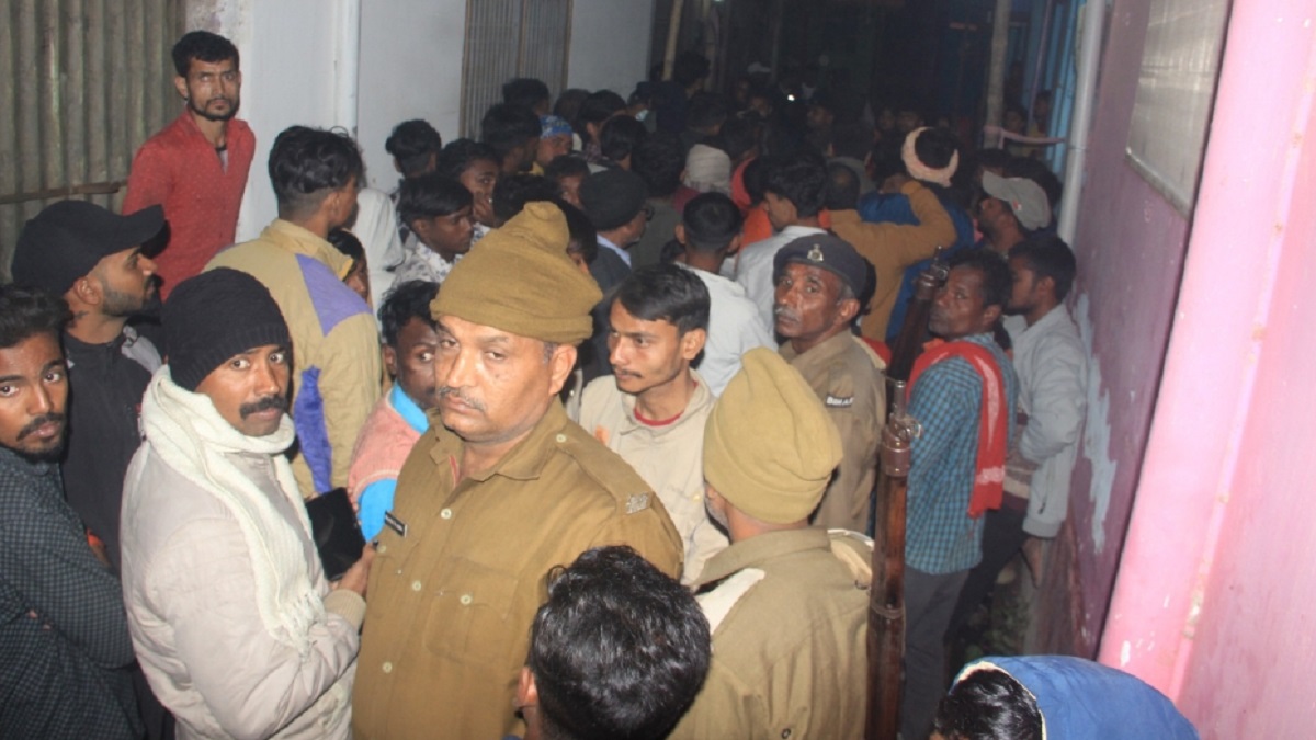 a young man was beaten to death in west champaran people blocked the road in protest