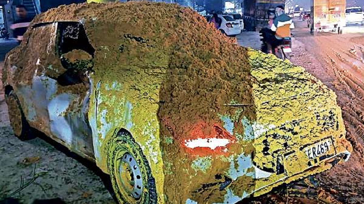 20 motorcycles and four cars skidded on the delhi dehradun highway in meerut