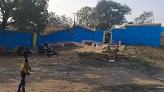 जोरदार धमाके के साथ धंसी जमीन