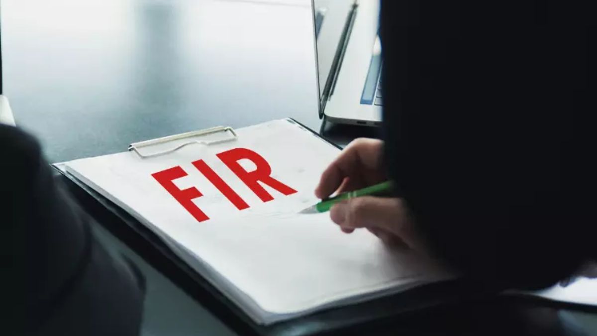 fake clinic busted in greater noida