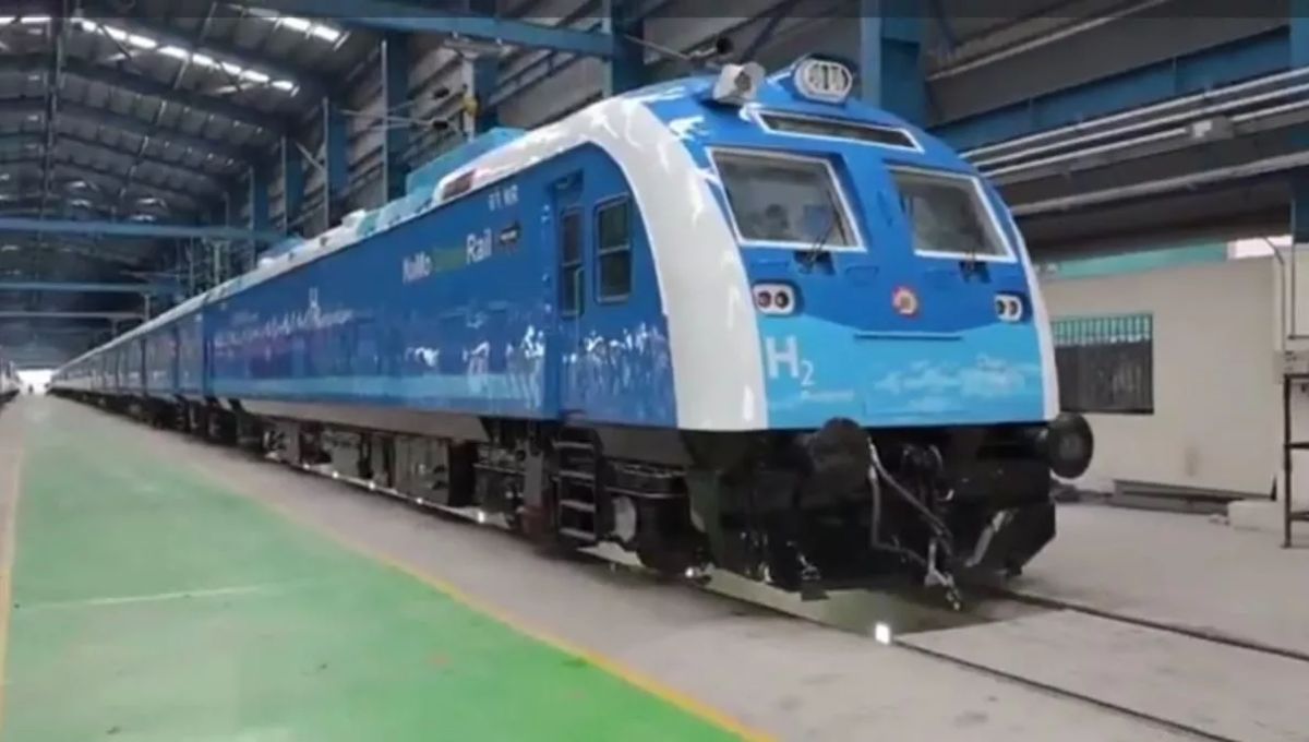 hydrogen train between gorakhpur varanasi