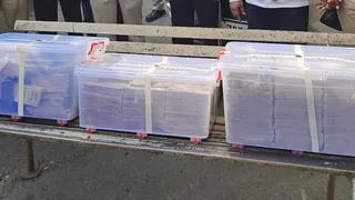 500 और 1000 रुपये के पुराने नाेट बरामद किए गए। आर्काइव