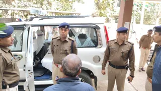 वर्चस्व की लड़ाई में ताबड़तोड़ गोलीबारी