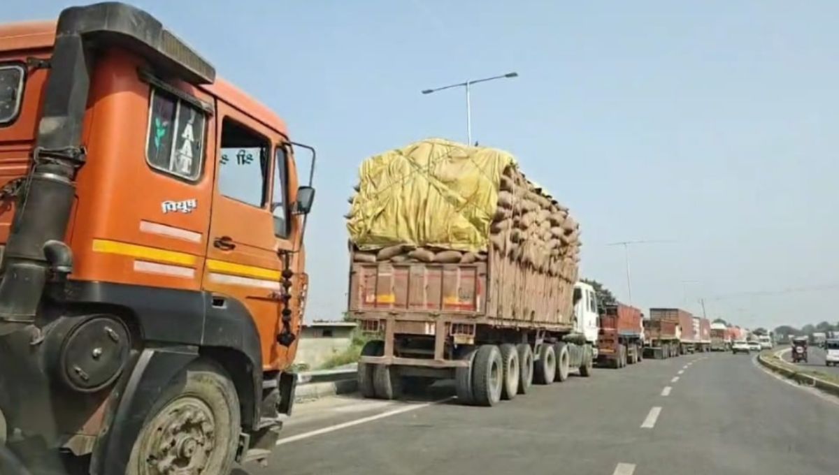 india nepal border strike vehicles queue up
