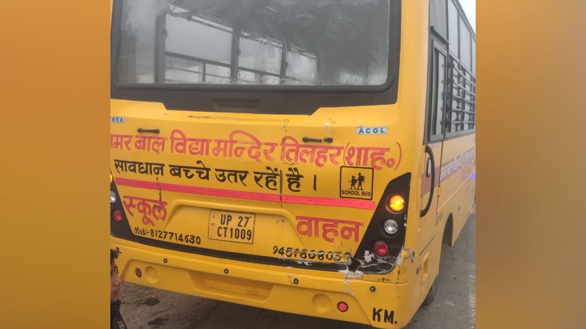 shahjahanpur school bus dumper collision kids injured