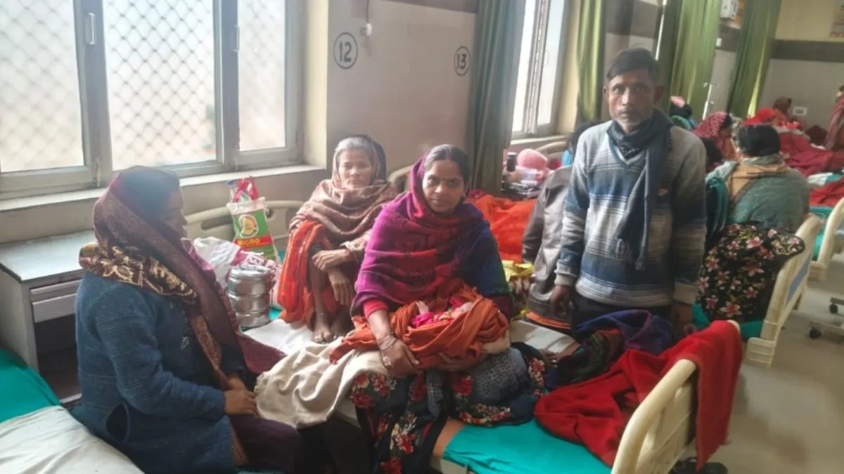 भीख मांगता रहा बेबस पिता: 'मेरा दूसरा नवजात कहां है? इन्होंने मेरा बच्चा गायब किया!'
