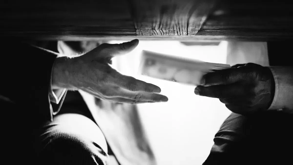 MP के सिवनी में सहायक गुणवत्ता नियंत्रक 15 हजार रुपये रिश्वत लेते गिरफ्तार, लोकायुक्त ने की कार्रवाई