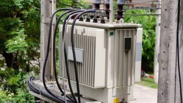 जम्मू के मक्खनपुर में ट्रांसफार्मर खराब, ग्रामीणों को कम वोल्टेज की समस्या
